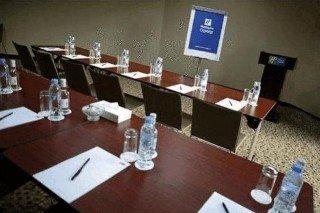Express Safa Park By Ihg Hotel
